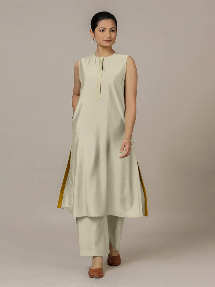 Adah x Rozaana | A Line Kurta in Ivory with Thread Work | Coords or Only Kurta