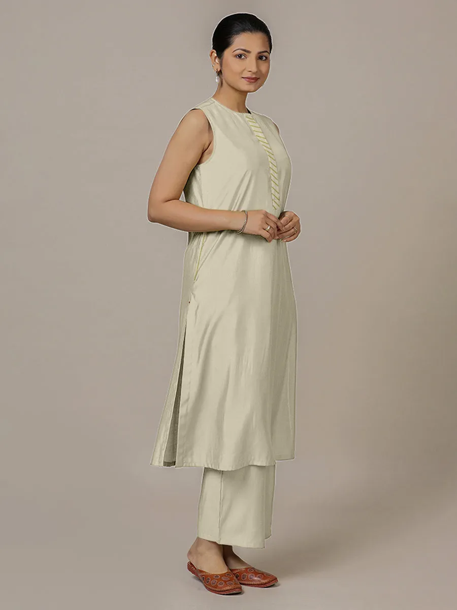 Adah x Rozaana | A Line Kurta in Ivory with Thread Work | Coords or Only Kurta