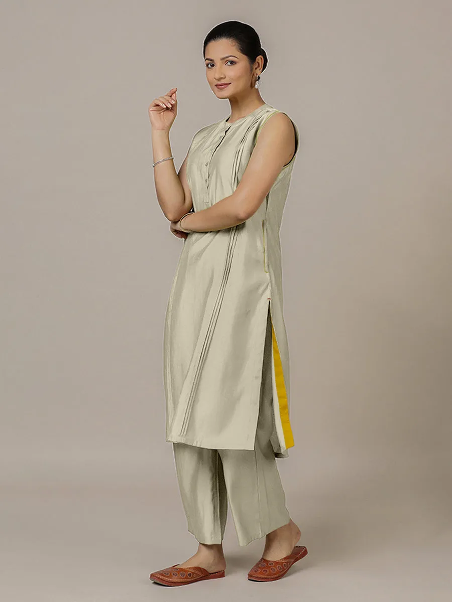 Alina x Rozaana | A Line Kurta in Ivory with Thread Work | Coords or Only Kurta